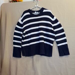 GAP Women's Navy and White Striped Crewneck Sweater